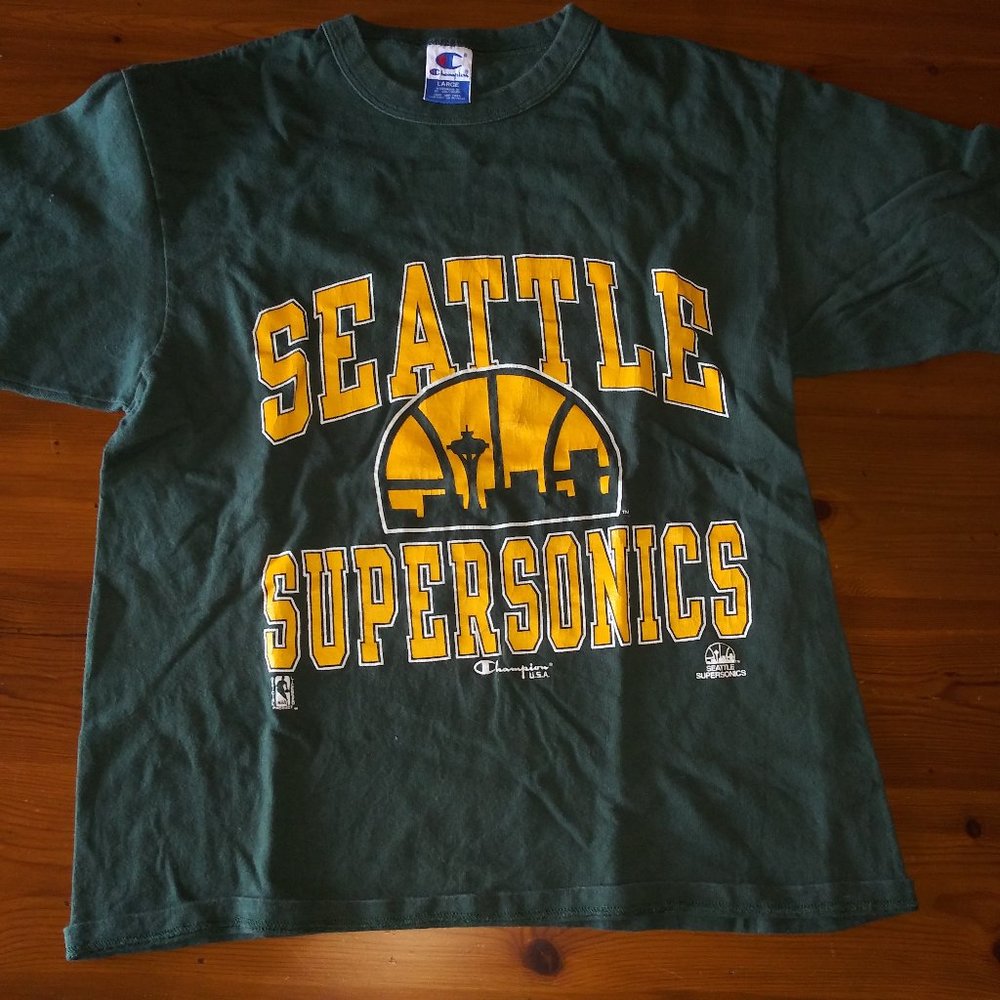 Seattle SuperSonics tee size large